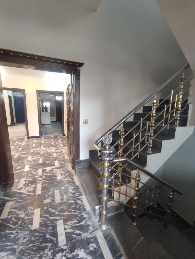 Lavish Residency Guest House Fasial Town Rawalpindi Buitenkant foto